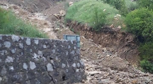Adana'da şiddetli sağanak sele neden oldu
