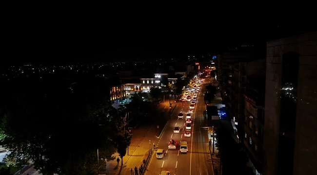 Bursa Filistin için caddelerde