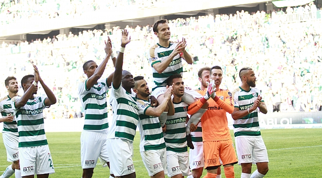 Bursaspor taraftarı maestroyu unutmadı