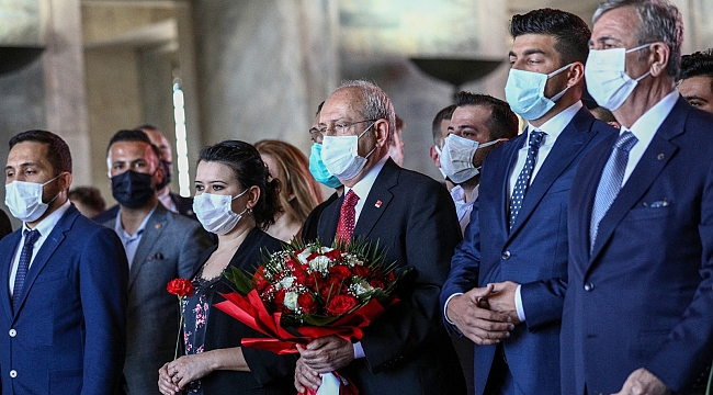 CHP Genel Başkanı Kılıçdaroğlu'ndan Anıtkabir'e ziyaret