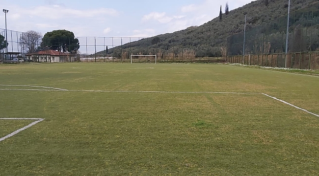 Futbol sahaları yenileniyor