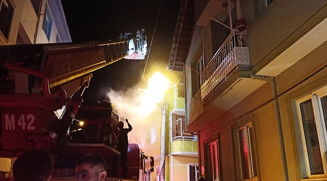 Gemlik'te korkutan yangın: Dumandan etkilenen 2 kişi hastaneye kaldırıldı