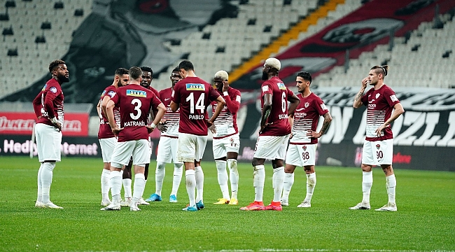 Hataysporlu futbolcular, 12. dakikada sahada toplantı yaptı!
