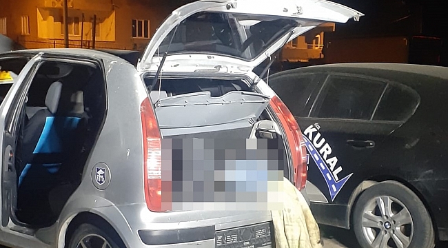 Kan donduran cinayet... Park halindeki otomobilin bagajında bulundu