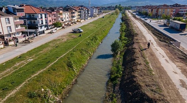 Kanal İnegöl’de istinat duvarı çalışmaları tamamlandı