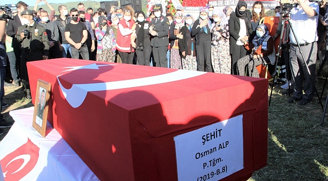 Manisalılar şehit teğmenini dualarla uğurladı