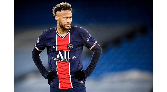 Neymar, PSG ile sözleşmesini uzattı