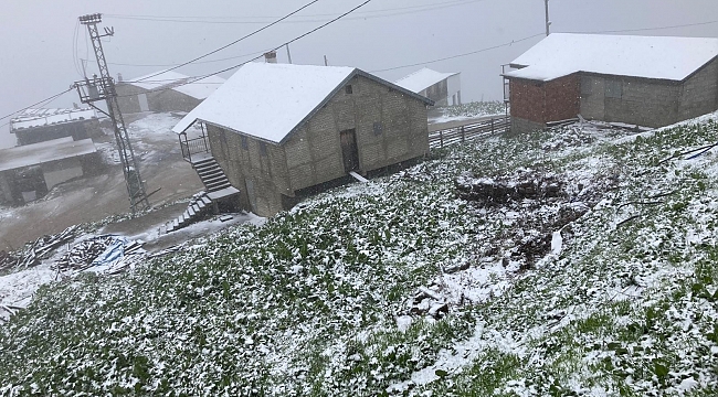 Rize'de de Mayıs karı herkesi şaşırttı