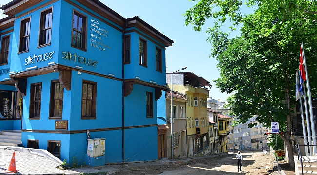 Yeşil'in yolları yenileniyor