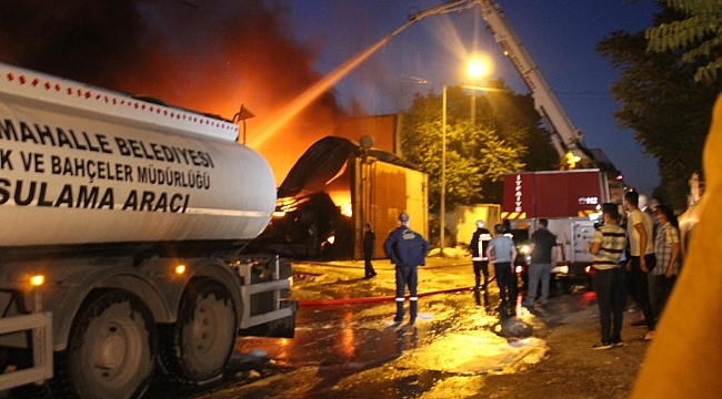 Ankara'da geri dönüşüm tesisinde yangın