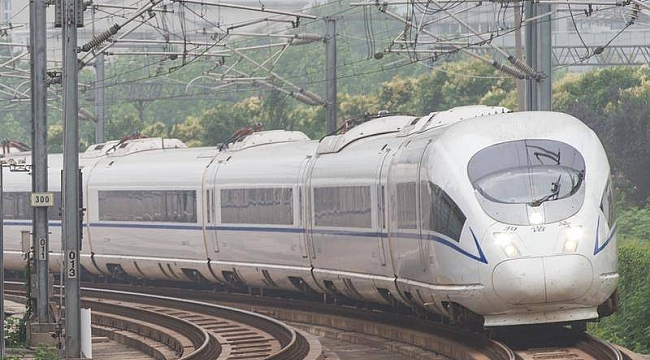 Çin'de tren kazası: 9 demiryolu işçisi hayatını kaybetti