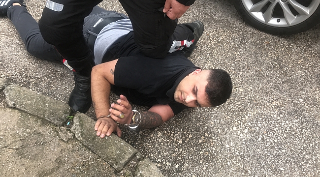 'Dur' ihtarına uymayarak polise çarpan sürücü böyle yakalandı