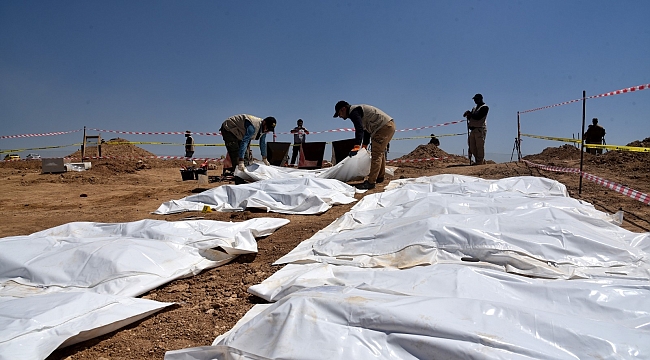 Irak'ta DEAŞ tarafından öldürülen 123 kişinin toplu mezarı bulundu