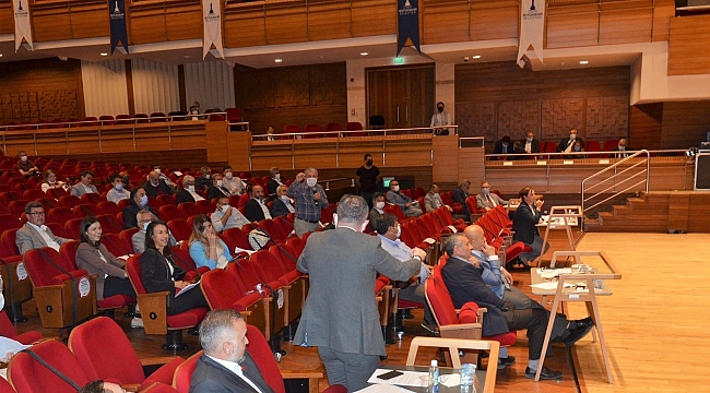 İzmir Büyükşehir Meclisinde İZBETON gerginliği
