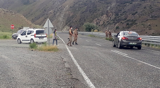 Kars'ta askeri araç devrildi; 1 Astsubay şehit, 1 avukat ve 2 sivil vatandaş vefat etti
