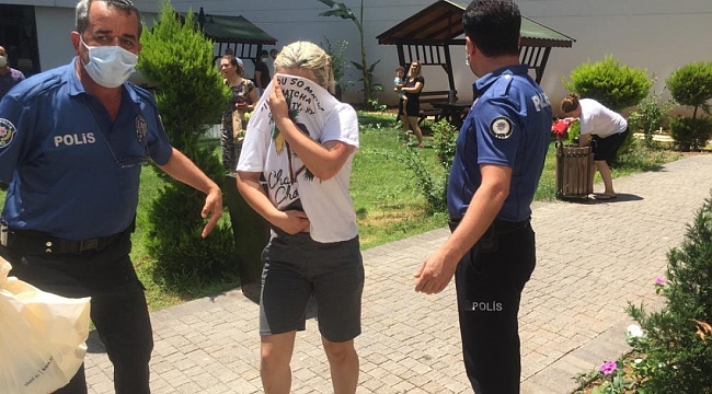 Rezidansta eşi tarafından bıçaklandı, hayatını kaybetti