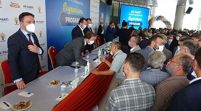AK Parti ailesi bayramlaştı
