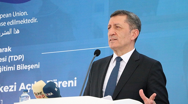 Bakan Selçuk: "Okullaşmada dünya rekoru kırıyoruz"