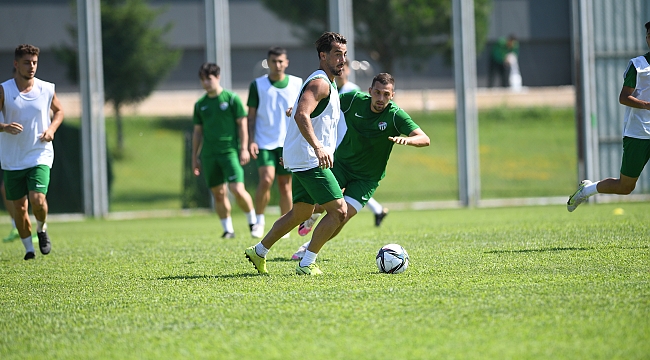 Bursaspor’da çalışmalar tempolu devam ediyor
