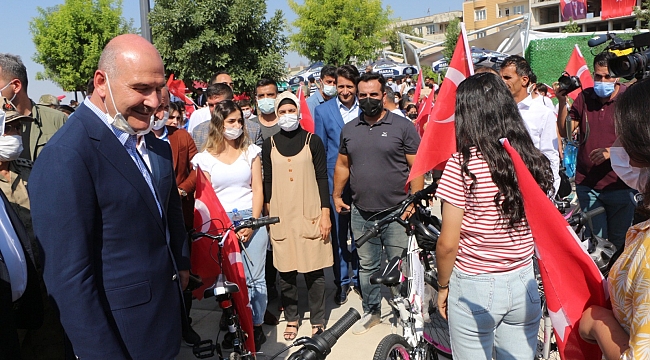 İçişleri Bakanı Soylu, Şırnak'ta halkla bayramlaştı