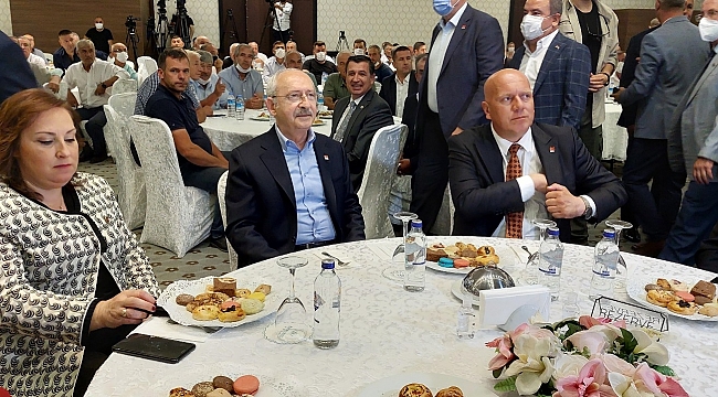 Kılıçdaroğlu, muhtarlarla bir araya geldi