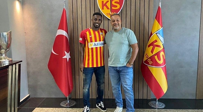 Lionel Carole formayı giydi