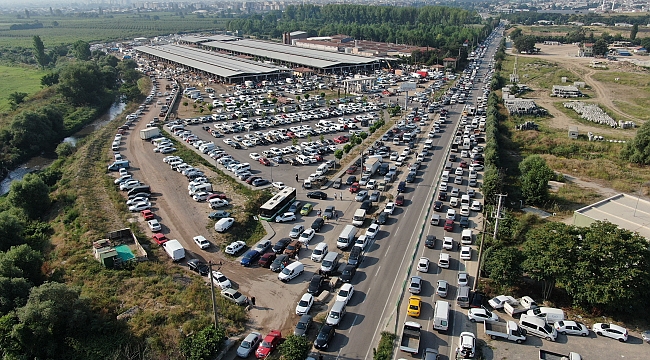 Oto pazarı değil, kurban pazarı