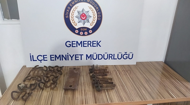 Tren raylarının vidalarını çaldı