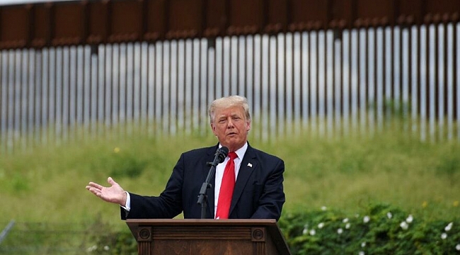 Trump sınırda konuştu: Ülkemizi yok ediyorlar