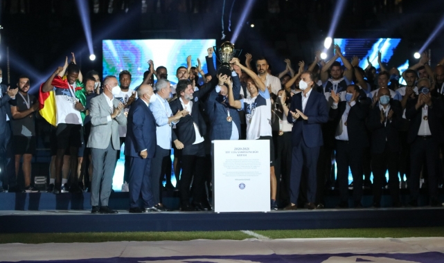 Adana Demirspor kupa töreni gerçekleşti