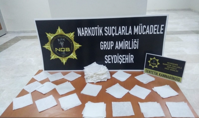 Konya'da 400 bin lira değerinde peçeteye emdirilmiş uyuşturucu ele geçirildi