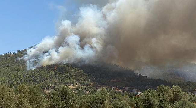Marmaris yangını tekrar parladı, alevler Hisarönü'nde yerleşim yerlerine yaklaştı