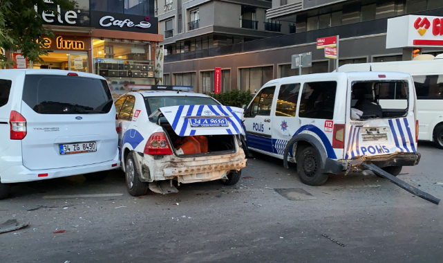 Minibüs sürücüsü, 3 polis aracına çarparak durabildi