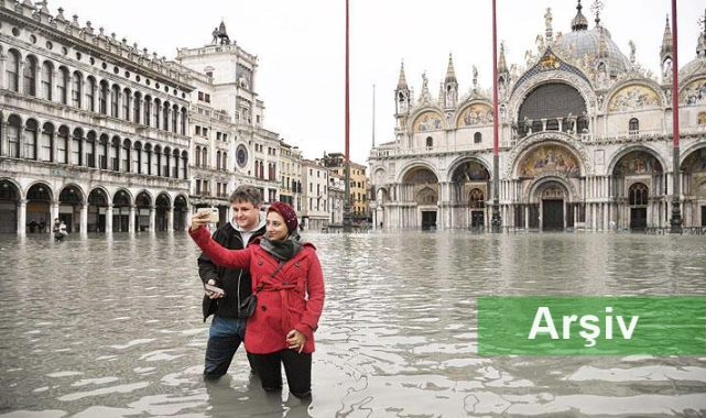 Venedik'in ünlü Piazza San Marco Meydanı'nı su bastı