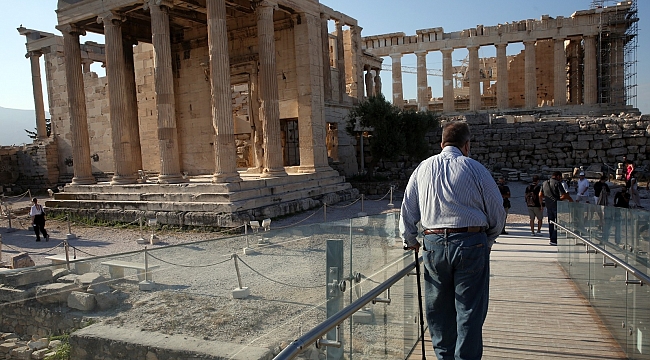Yunanistan'da aşırı sıcaklar nedeni ile arkeolojik açık hava müzeleri ziyarete kapatılıyor