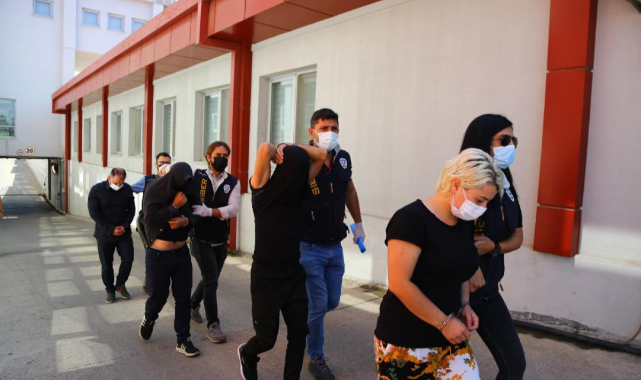 34 vatandaşı dolandırıp tatil yaptılar