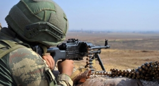 Fırat Kalkanı bölgesine taciz atışı yapan 4 PKK/YPG'li terörist etkisiz hale getirildi