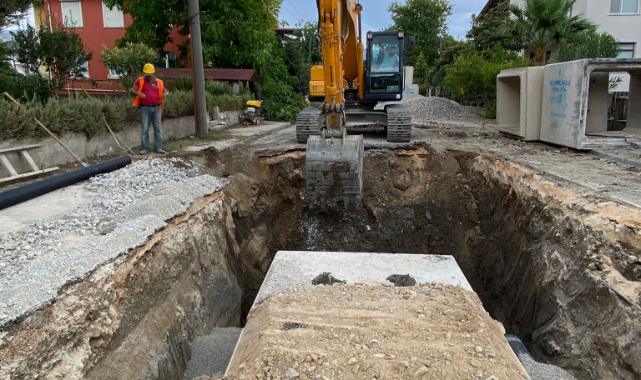 Gemlik Hisar’da su taşkınları son buluyor