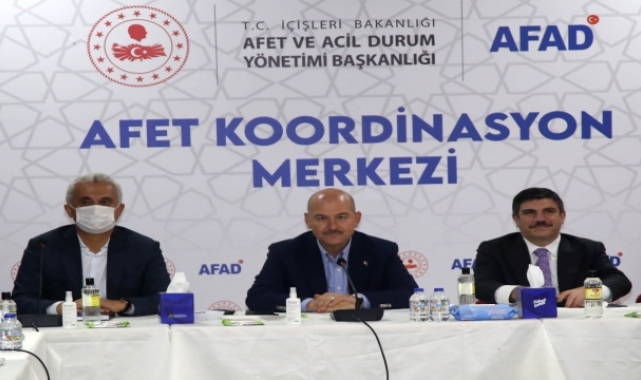 İçişleri Bakanı Soylu, sel bölgesi Bozkurt'ta incelemelerde bulundu