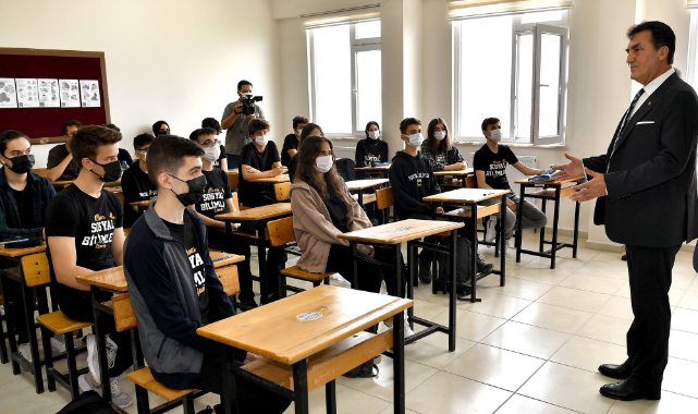 İlk ders Başkan Dündar’dan