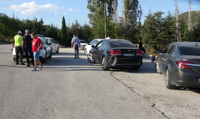 Isparta'da 4 araç birbirine girdi