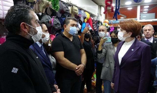 İYİ Parti Genel Başkanı Akşener, Ardahan'da esnafı ziyaret etti