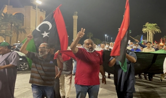 Libyalılar Temsilciler Meclisinin protesto etti