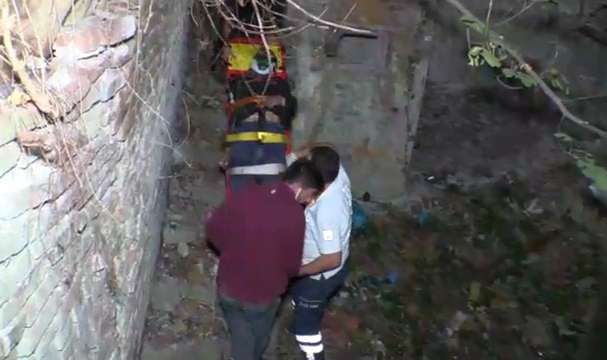 Manzara seyretmek isterken tarihi surlardan düştü