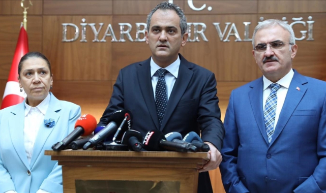 Milli Eğitim Bakanı Özer: Bugün itibarıyla yüz yüze eğitime ara veren hiçbir okulumuz bulunmamaktadır