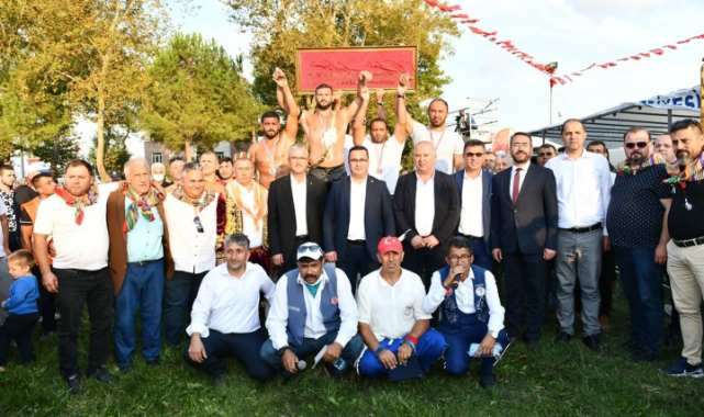 Pehlivanlar Yalıntaş’ta kapıştı