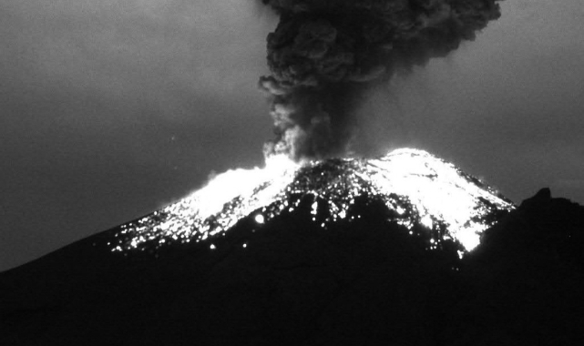 Popocatepetl Yanardağı'nda son 24 saatte 6 patlama oldu