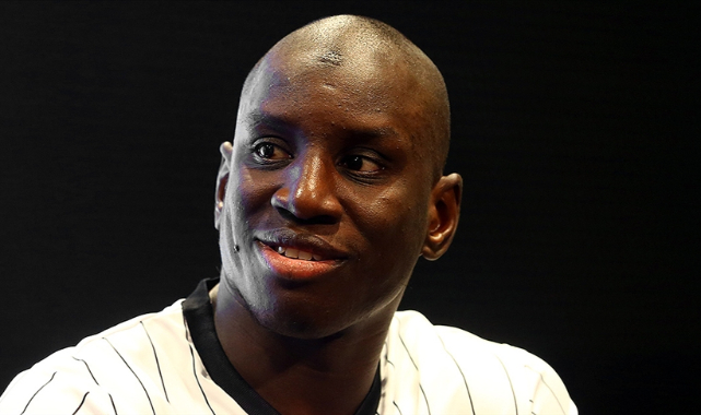 Senegalli futbolcu Demba Ba emekliye ayrıldı