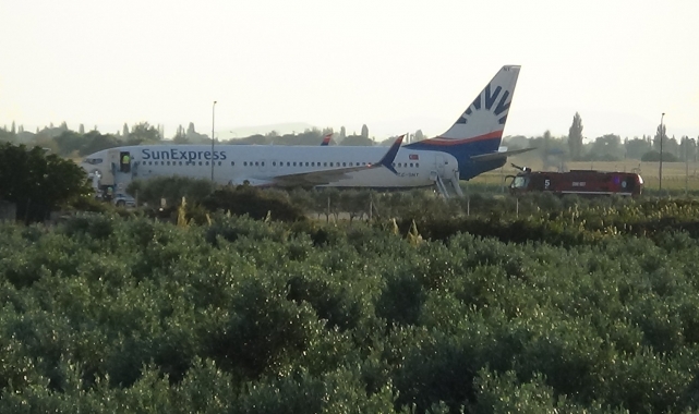 Yolcusu kalp krizi geçiren uçak Edremit'e acil iniş yaptı