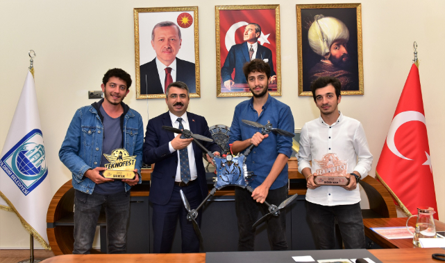 Başkan Yılmaz şampiyonları ağırladı